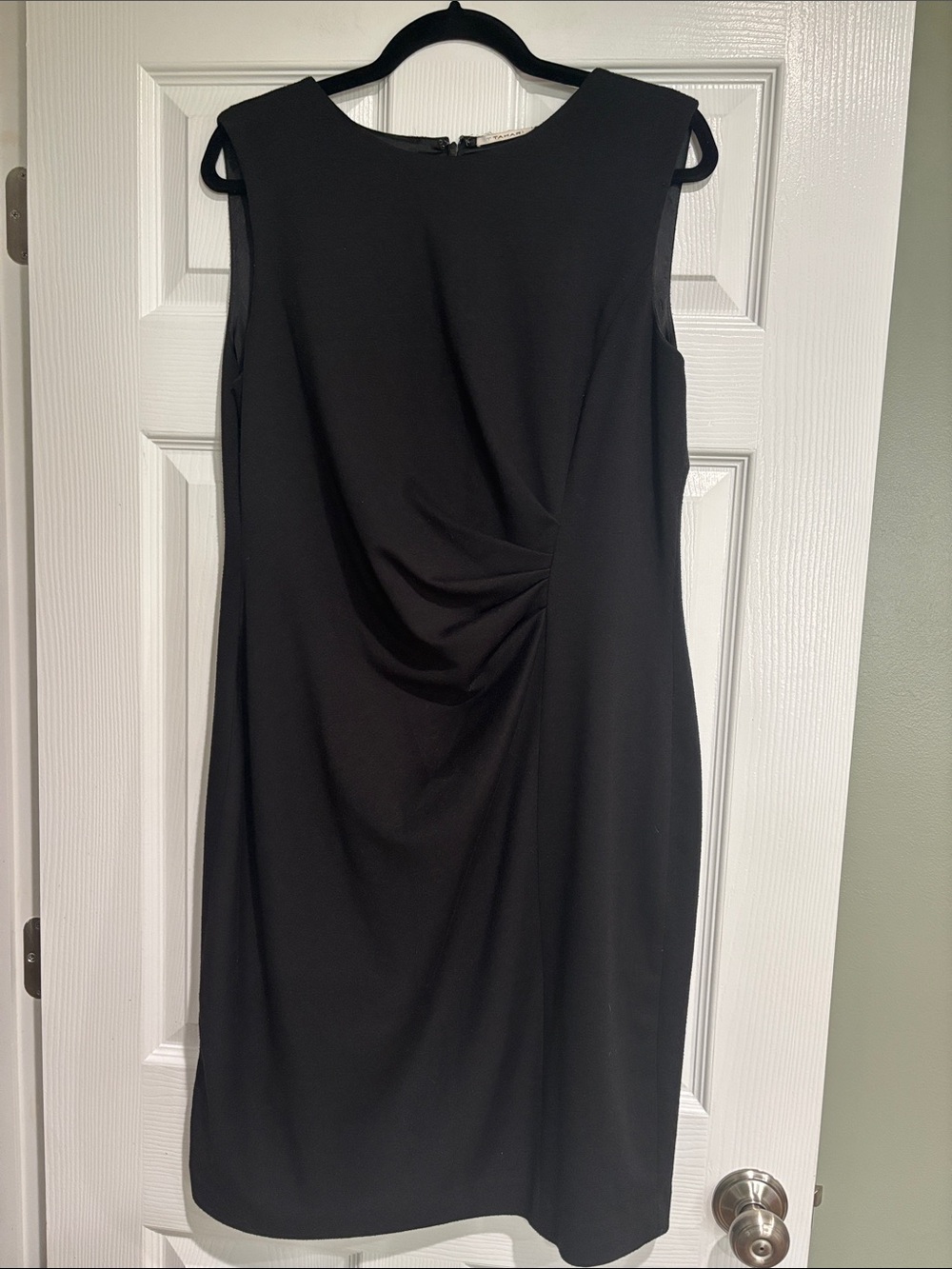 3/$20. T Tahari Black Sleeveless Midi Sheath Dress
